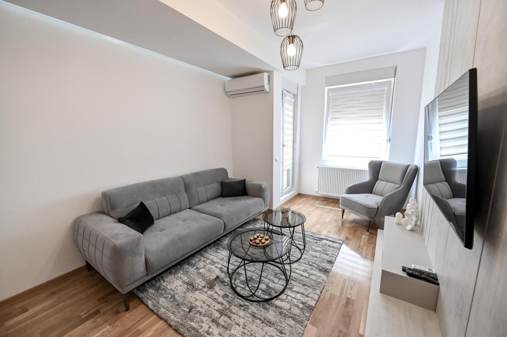 Porto Lux Lägenhet Arandjelovac Exteriör bild