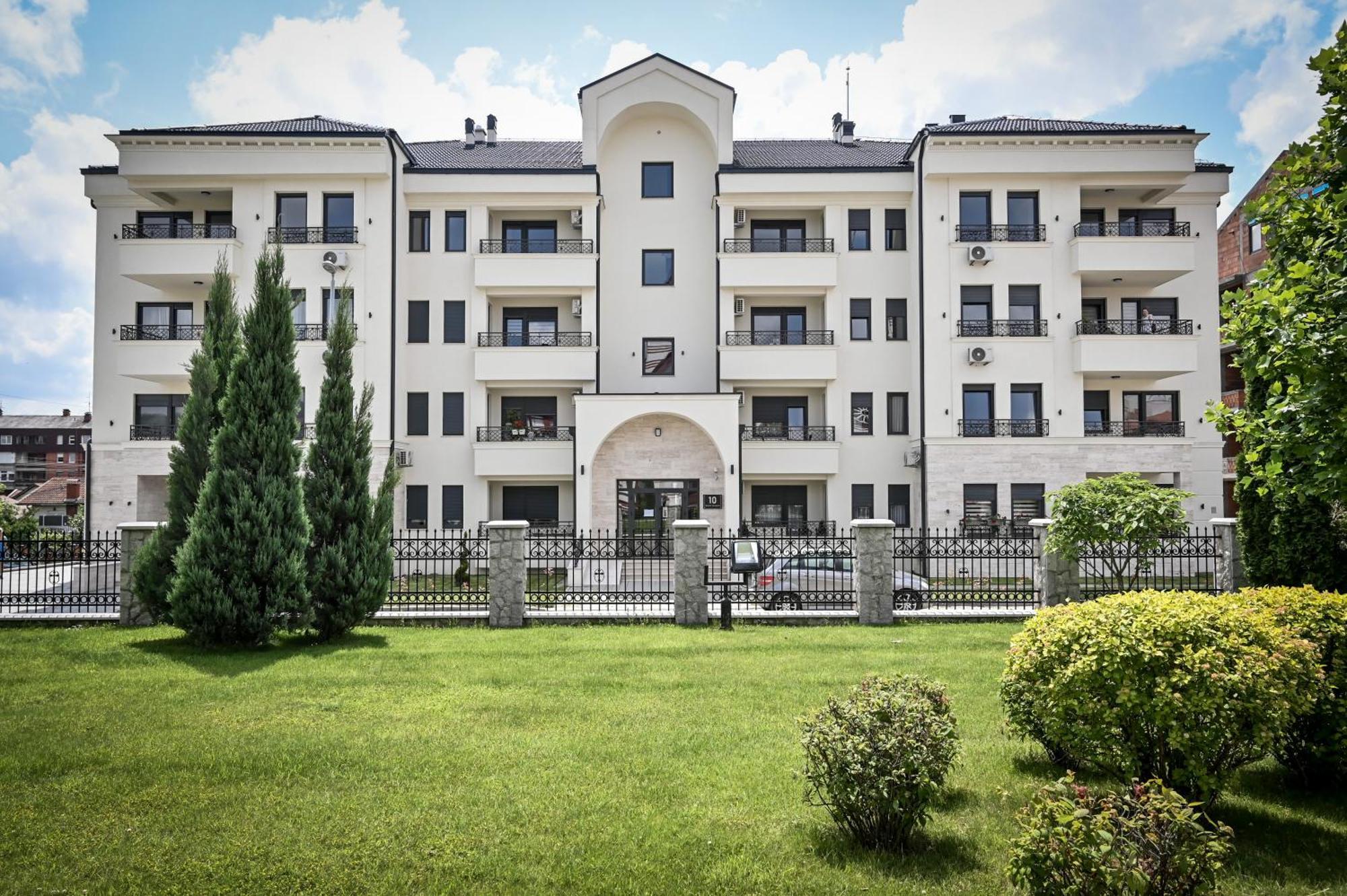 Porto Lux Lägenhet Arandjelovac Exteriör bild